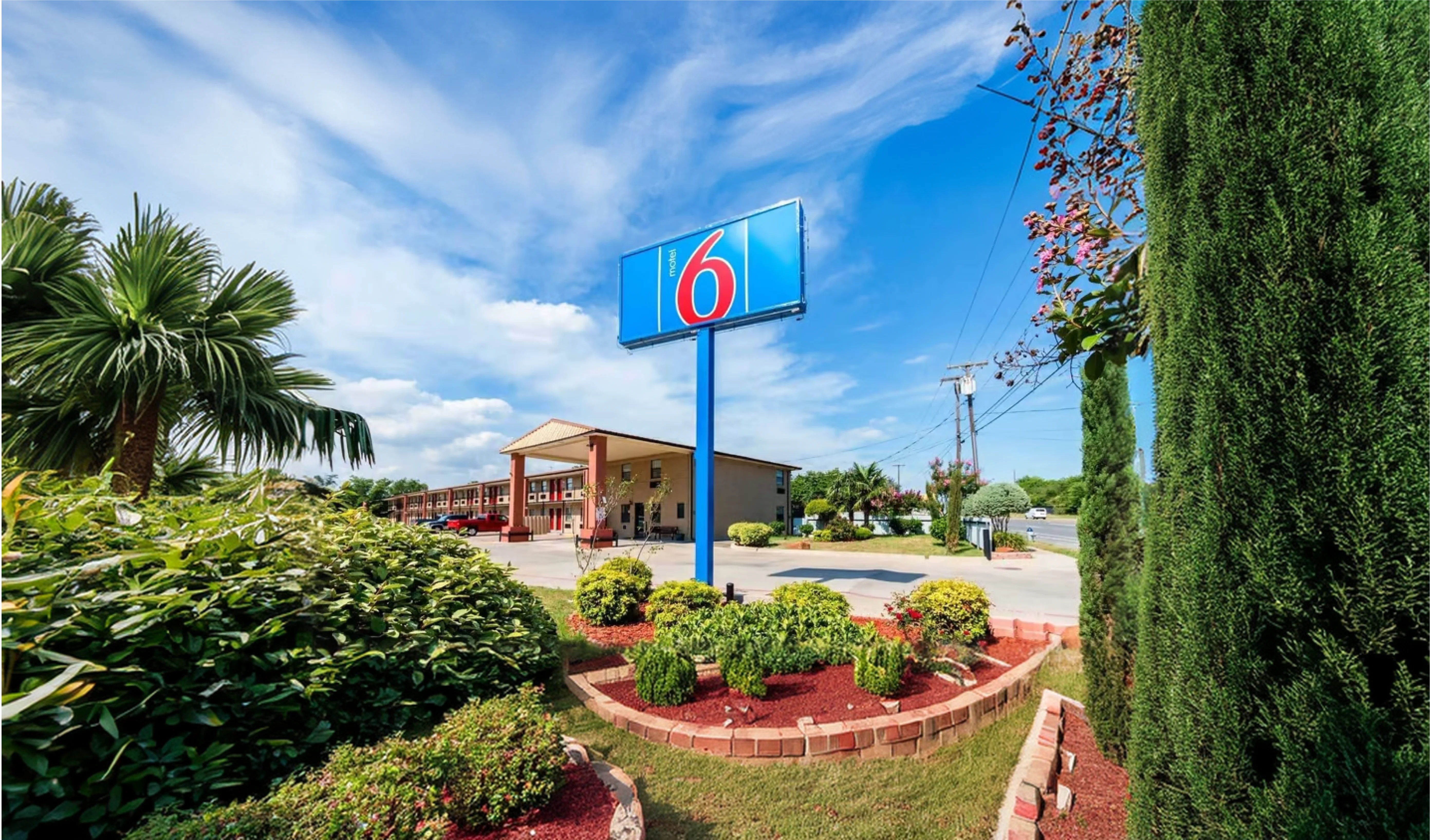 G6 Hospitality partners with HotelKey